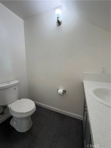11808 Hart 203, North Hollywood, CA 91605