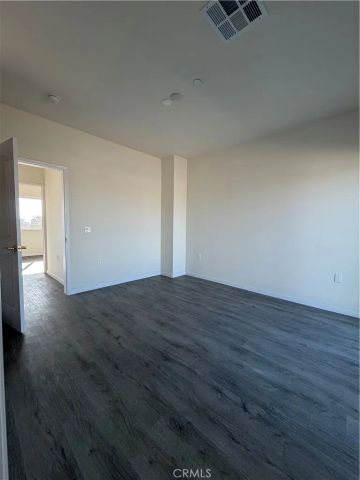 11808 Hart 203, North Hollywood, CA 91605
