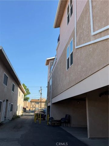 11808 Hart 203, North Hollywood, CA 91605