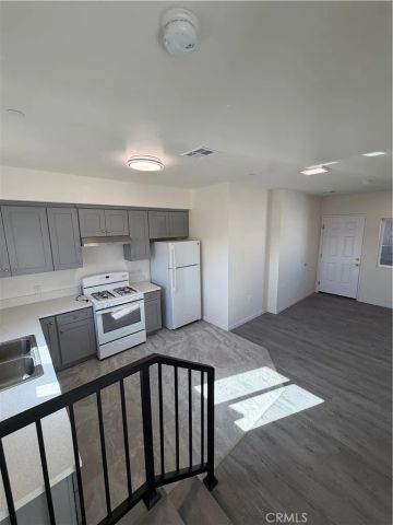 11808 Hart 203, North Hollywood, CA 91605