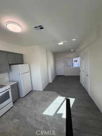 11808 Hart 203, North Hollywood, CA 91605