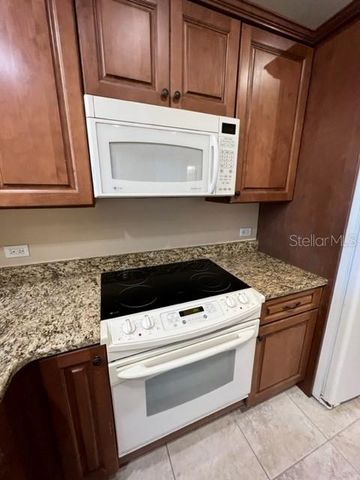 7710 LAKE VISTA COURT 303, Lakewood Ranch, FL 34202