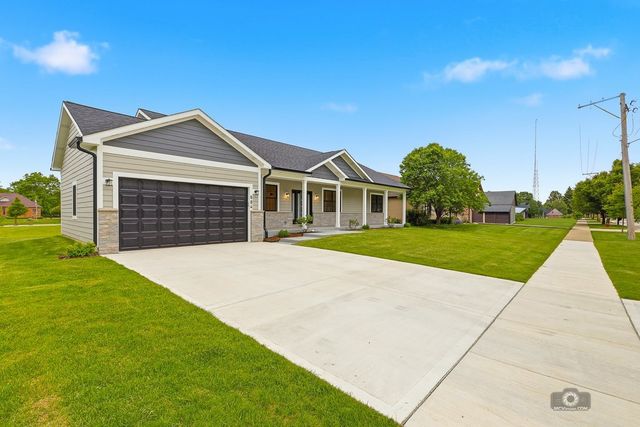 684 Schomer Road, Aurora, IL 60505