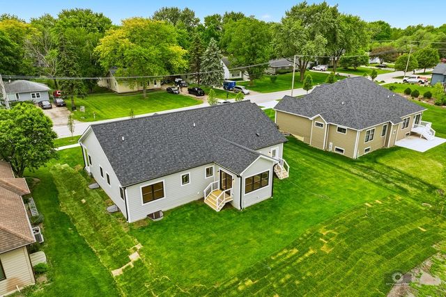 684 Schomer Road, Aurora, IL 60505