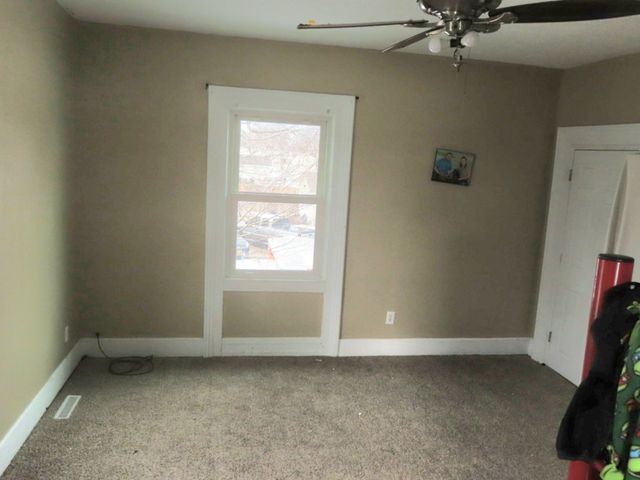 608 E 7th Street N, Newton, IA 50208