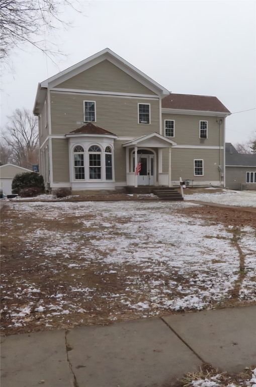 608 E 7th Street N, Newton, IA 50208