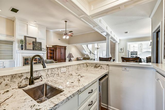 2536 22nd Avenue N, Texas City, TX 77590