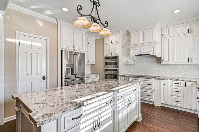 2536 22nd Avenue N, Texas City, TX 77590