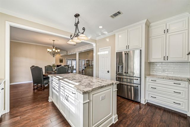2536 22nd Avenue N, Texas City, TX 77590