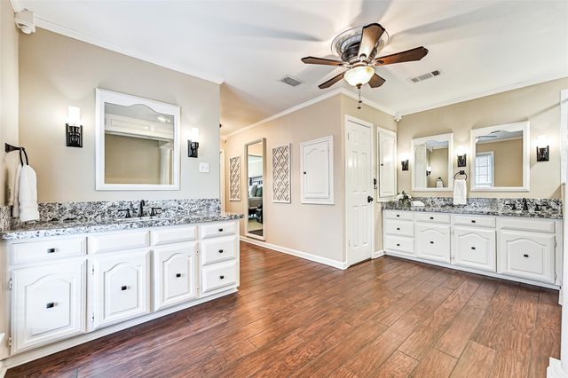 2536 22nd Avenue N, Texas City, TX 77590
