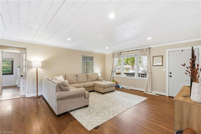 5370 Macy Grove Road, Kernersville, NC 27284