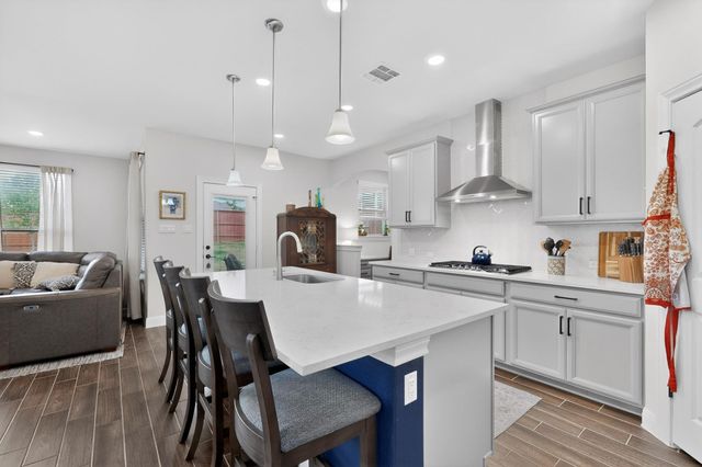 534 Grace Lilly DR, Buda, TX 78610