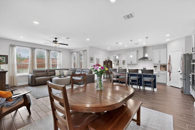 534 Grace Lilly DR, Buda, TX 78610