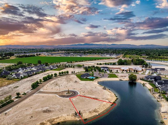 21545 Lake Fork Pt, Star, ID 83669