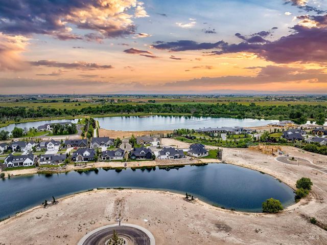 21545 Lake Fork Pt, Star, ID 83669