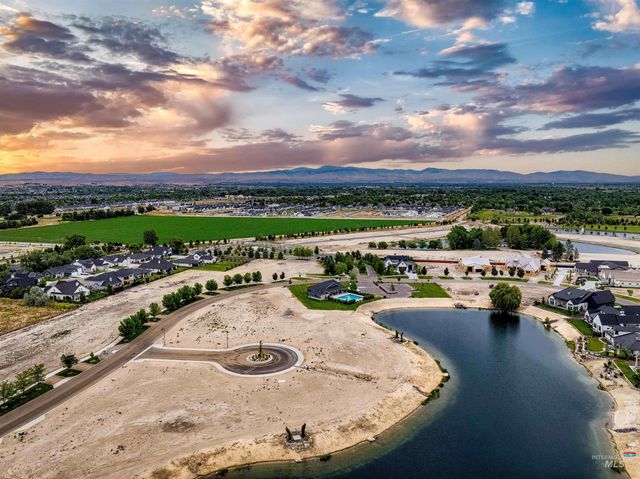 21545 Lake Fork Pt, Star, ID 83669
