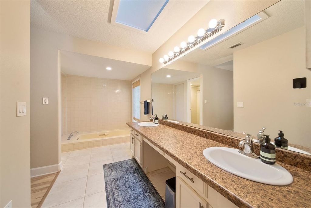 Image 15 of property listing at 2421 JENNIFER HOPE BOULEVARD, Longwood, FL 32779