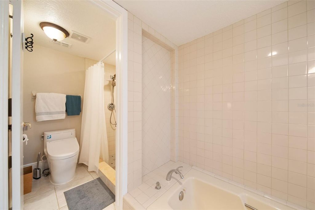 Image 18 of property listing at 2421 JENNIFER HOPE BOULEVARD, Longwood, FL 32779