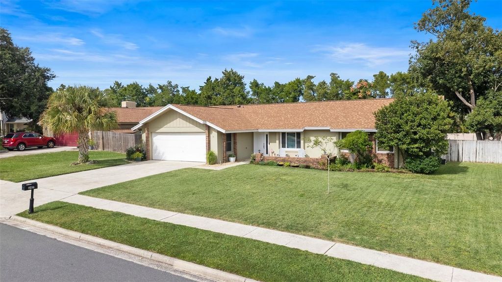 Image 4 of property listing at 2421 JENNIFER HOPE BOULEVARD, Longwood, FL 32779