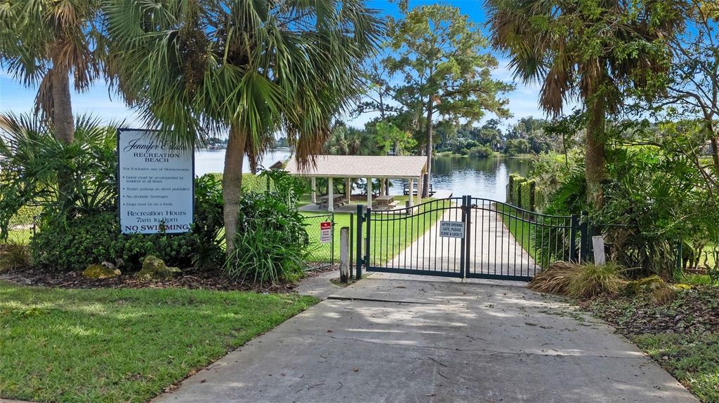 Image 45 of property listing at 2421 JENNIFER HOPE BOULEVARD, Longwood, FL 32779