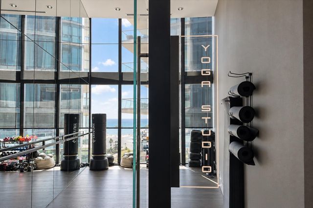 18555 Collins Avenue 3303, Sunny Isles Beach, FL 33160