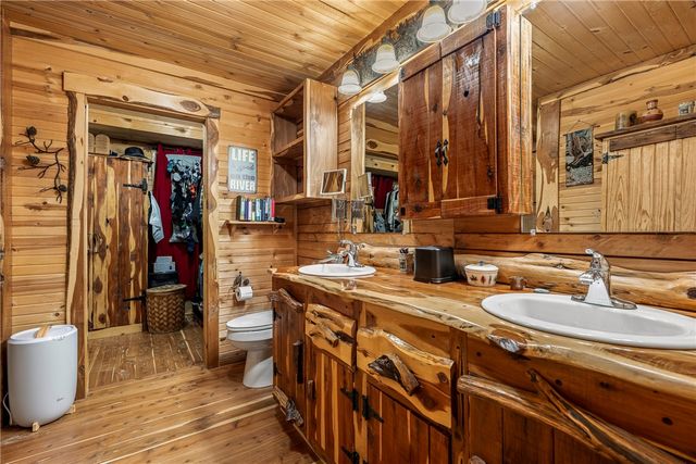 157 County Road 210, Eureka Springs, AR 72632