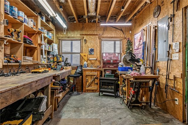 157 County Road 210, Eureka Springs, AR 72632