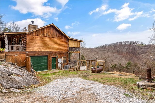 157 County Road 210, Eureka Springs, AR 72632