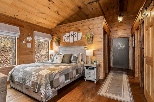 157 County Road 210, Eureka Springs, AR 72632