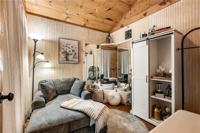 157 County Road 210, Eureka Springs, AR 72632