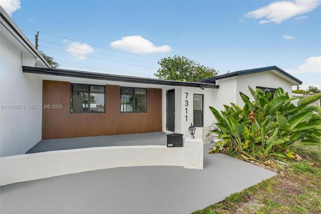 7311 Fairway Blvd, Miramar, FL 33023