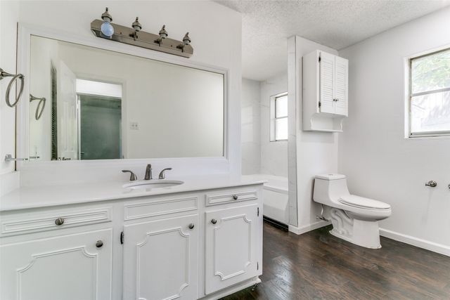 933 Charleston Court, Bedford, TX 76022
