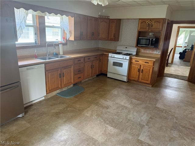 502 Victoria Avenue, Parkersburg, WV 26101