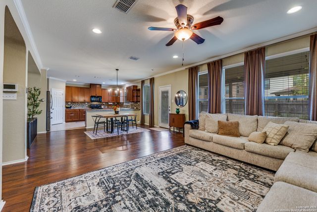 1247 Lake Pt, San Antonio, TX 78245