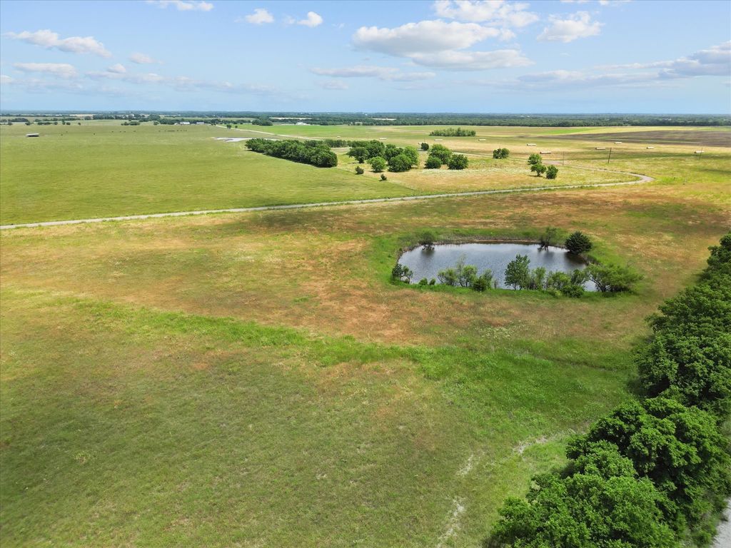 6482 County Road 1050, Celeste, TX 75423