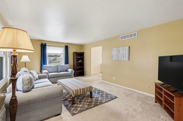 1207 Hampton Oaks Drive, Portage, MI 49024