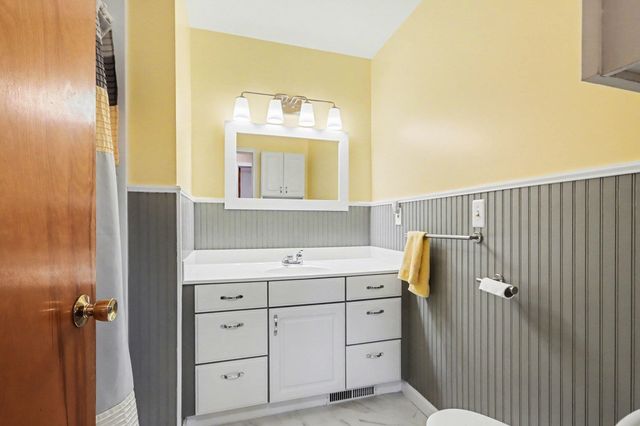 1207 Hampton Oaks Drive, Portage, MI 49024