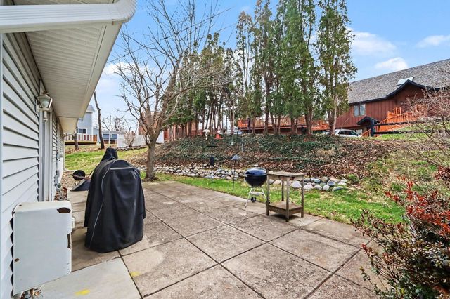 1207 Hampton Oaks Drive, Portage, MI 49024