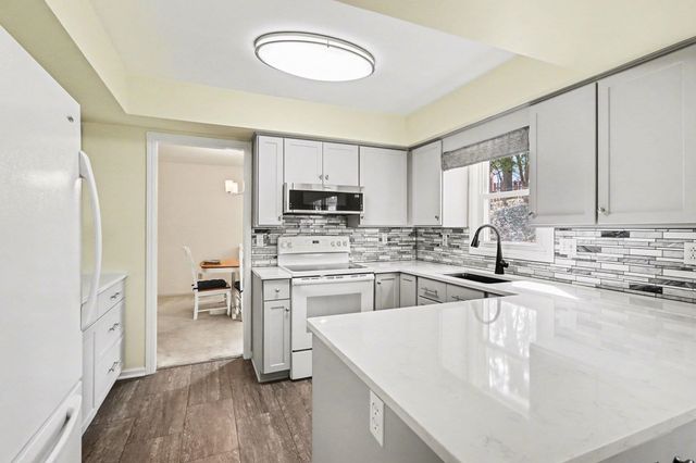 1207 Hampton Oaks Drive, Portage, MI 49024