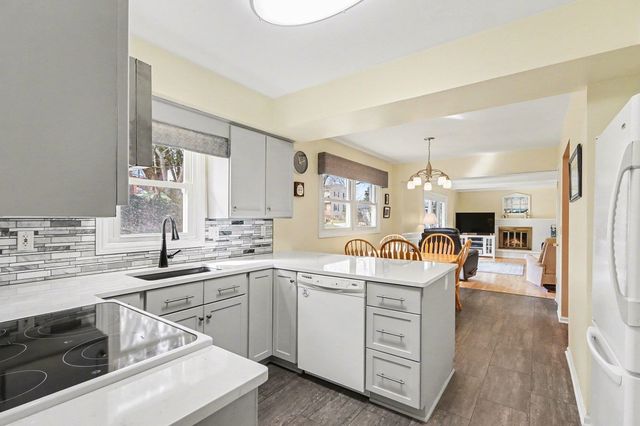 1207 Hampton Oaks Drive, Portage, MI 49024