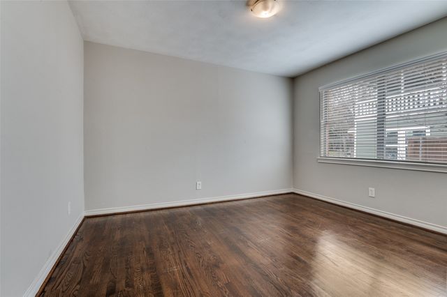 1315 Kings Highway, Dallas, TX 75208