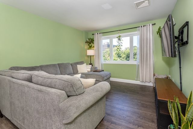 35 Desmoines Rd 503, Quincy, MA 02169