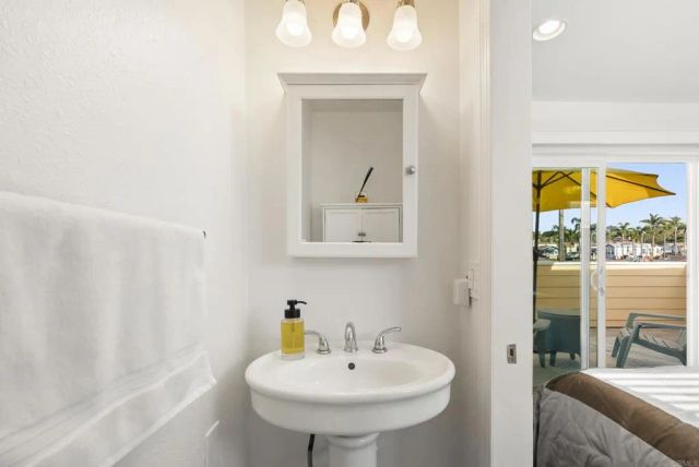 1624 N Coast Highway 101 2, Encinitas, CA 92024