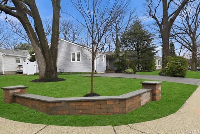 1261 Meadowbrook Road, Merrick, NY 11566