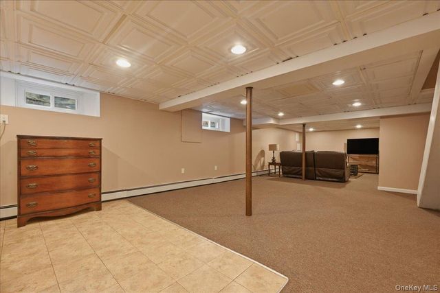 1261 Meadowbrook Road, Merrick, NY 11566