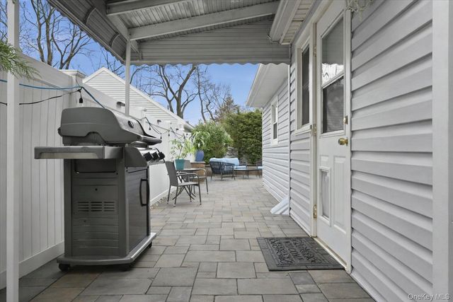 1261 Meadowbrook Road, Merrick, NY 11566