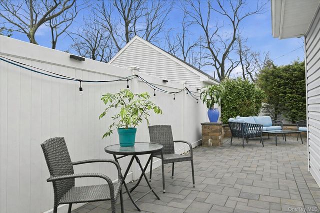 1261 Meadowbrook Road, Merrick, NY 11566