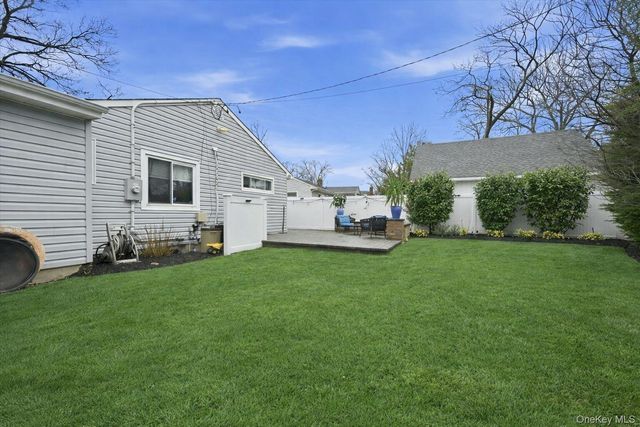 1261 Meadowbrook Road, Merrick, NY 11566