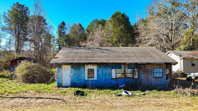 1013 Veterans Parkway, Barnesville, GA 30204