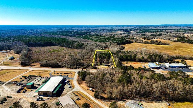 1013 Veterans Parkway, Barnesville, GA 30204